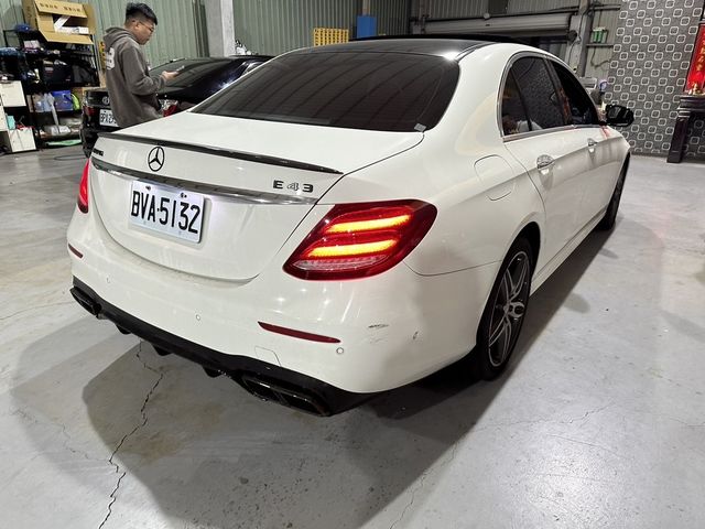 M-BENZ賓士 E300  第3張相片