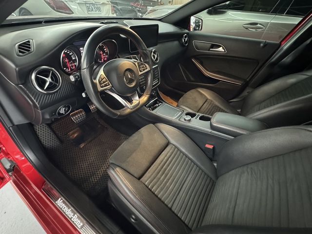 M-BENZ賓士 A180  第6張相片