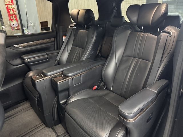 TOYOTA豐田 ALPHARD  第4張相片