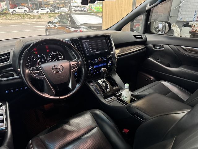 TOYOTA豐田 ALPHARD  第5張相片