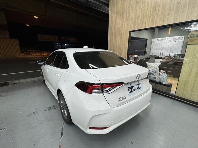 TOYOTA豐田 ALTIS  第7張相片