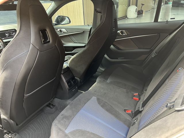 BMW寶馬 120I  第6張相片