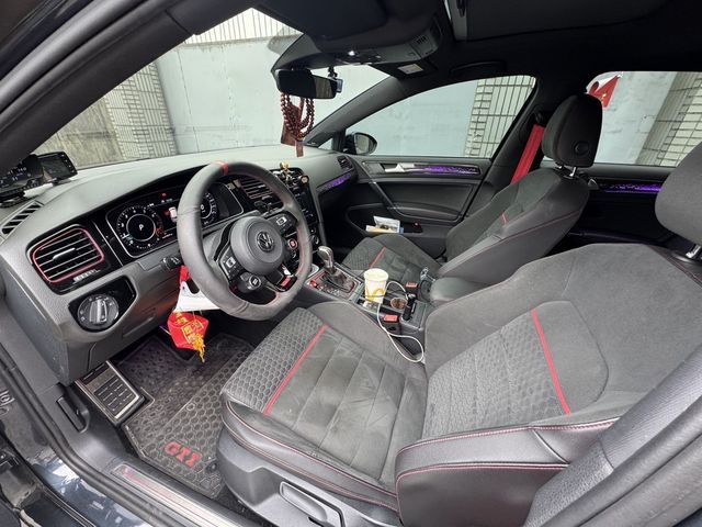 VOLKSWAGEN福斯 GOLF GTI  第9張相片