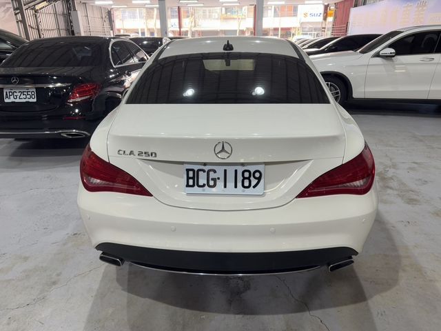 M-BENZ賓士 CLA250  第3張相片