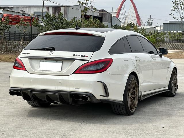 M-BENZ賓士 CLS63 AMG  第2張相片