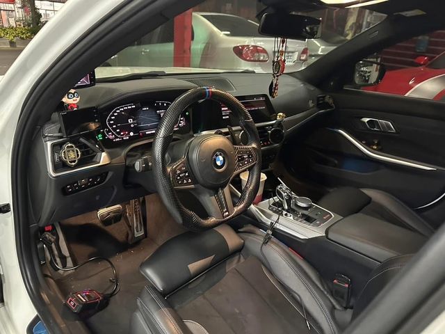 BMW寶馬 330I  第5張相片