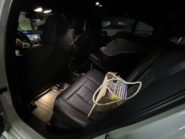 BMW寶馬 330I  第2張相片