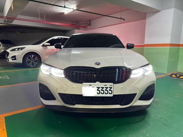 BMW寶馬 330I  第6張相片