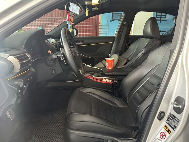 LEXUS凌志 IS 300H  第5張相片