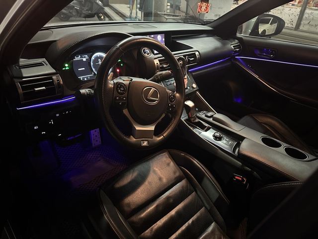 LEXUS凌志 IS 300H  第11張相片