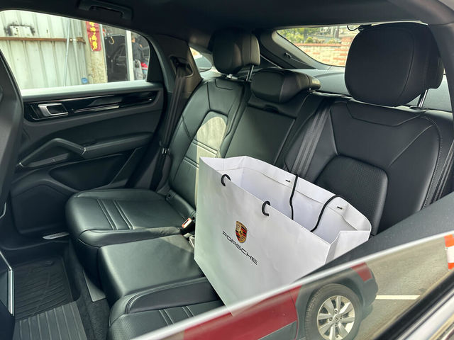 PORSCHE保時捷 CAYENNE  第17張相片