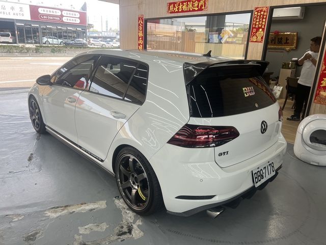 VOLKSWAGEN福斯 GOLF GTI  第5張相片