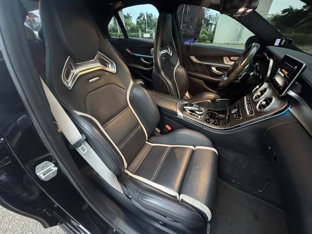 M-BENZ賓士 C63 AMG  第3張相片