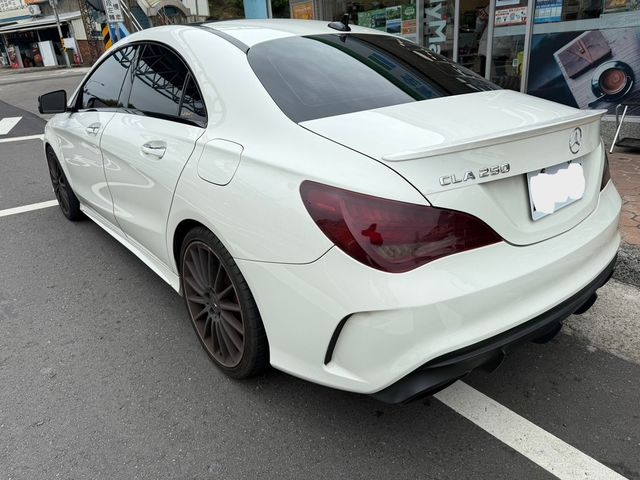 M-BENZ賓士 CLA250  第3張相片