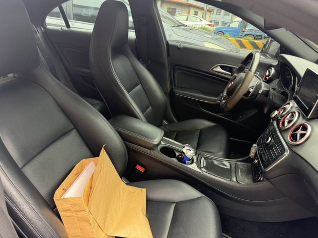 M-BENZ賓士 CLA250  第5張相片