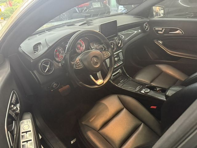 M-BENZ賓士 CLA250  第5張相片