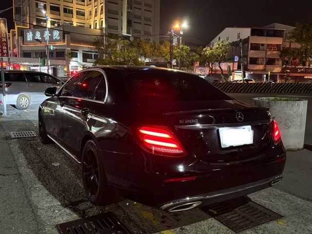 M-BENZ賓士 E200  第2張相片
