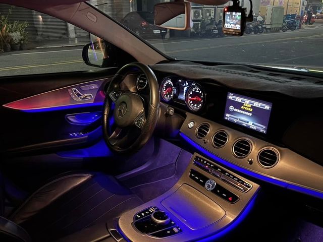 M-BENZ賓士 E200  第3張相片
