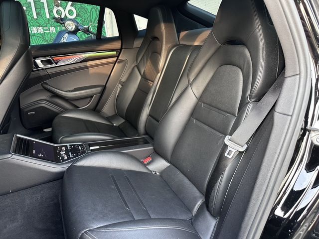 PORSCHE保時捷 PANAMERA  第4張相片