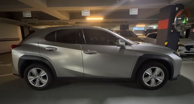 LEXUS凌志 UX250H  第3張相片