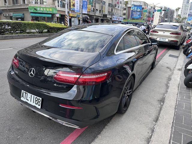 M-BENZ賓士 E400  第3張相片