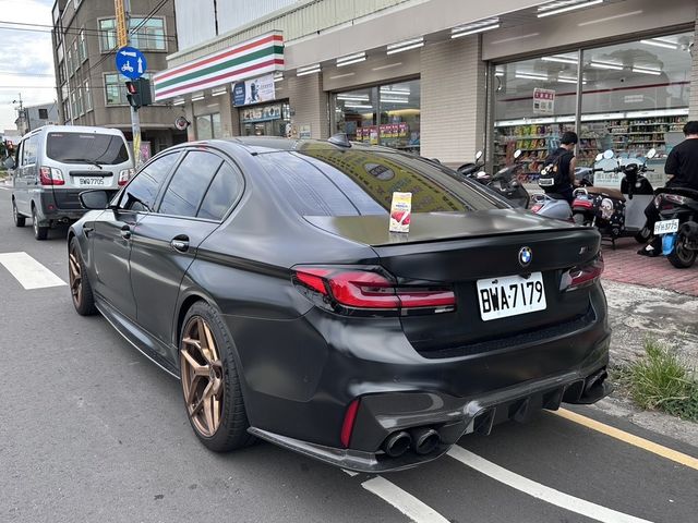 BMW寶馬 M5 SEDAN  第2張相片