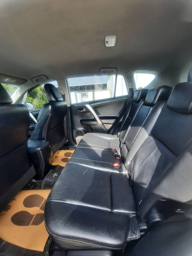 TOYOTA豐田 RAV4  第7張相片