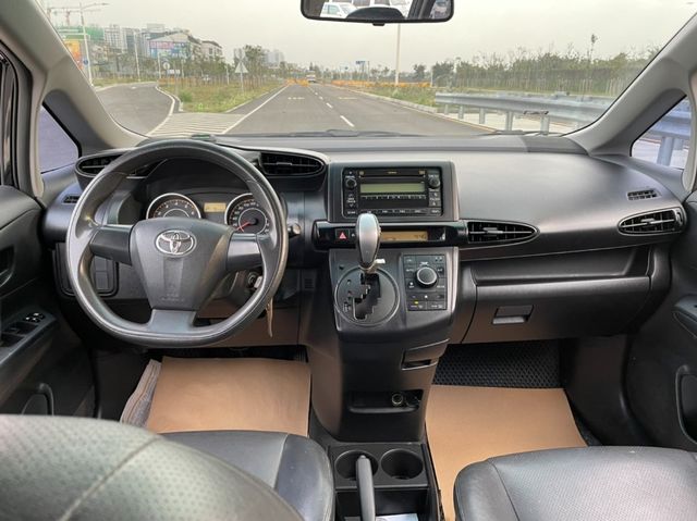 TOYOTA豐田 WISH  第5張相片