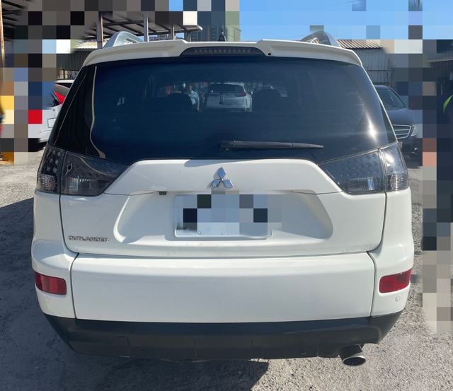 MITSUBISHI三菱 OUTLANDER  第3張相片