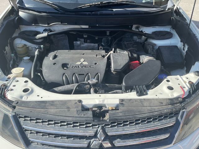 MITSUBISHI三菱 OUTLANDER  第9張相片