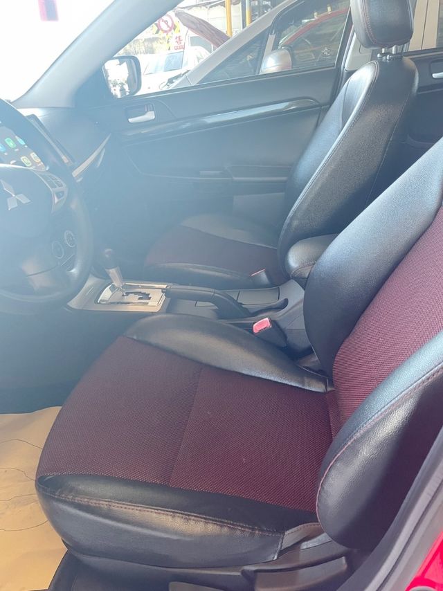 MITSUBISHI三菱 LANCER IO  第8張相片