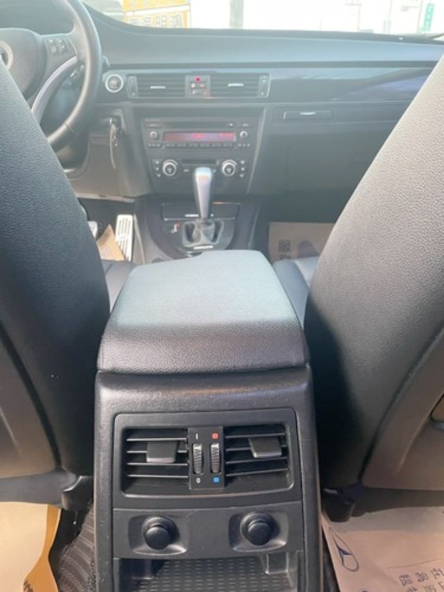 BMW寶馬 320I  第9張相片