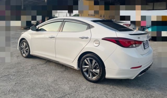 HYUNDAI現代 ELANTRA  第2張相片