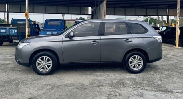 MITSUBISHI三菱 OUTLANDER  第3張相片