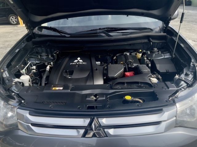 MITSUBISHI三菱 OUTLANDER  第8張相片