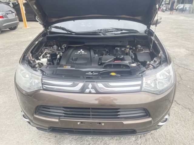 MITSUBISHI三菱 OUTLANDER  第8張相片