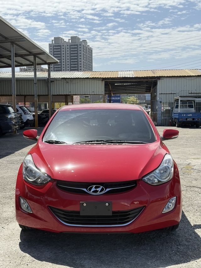 HYUNDAI現代 ELANTRA  第5張相片