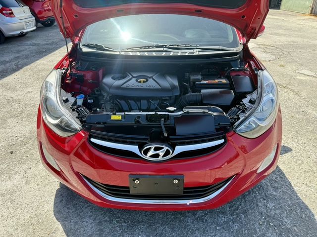 HYUNDAI現代 ELANTRA  第9張相片