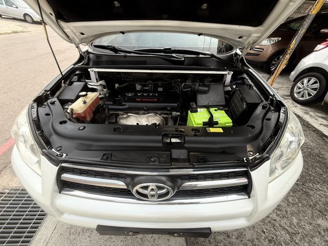 TOYOTA豐田 RAV4  第4張相片