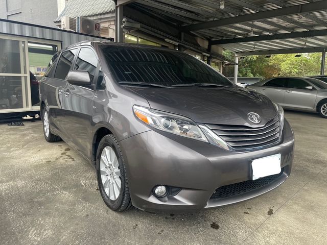 TOYOTA豐田 SIENNA  第2張相片