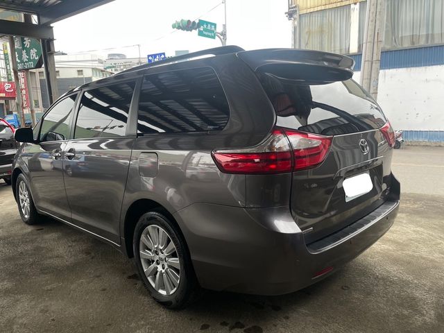 TOYOTA豐田 SIENNA  第4張相片