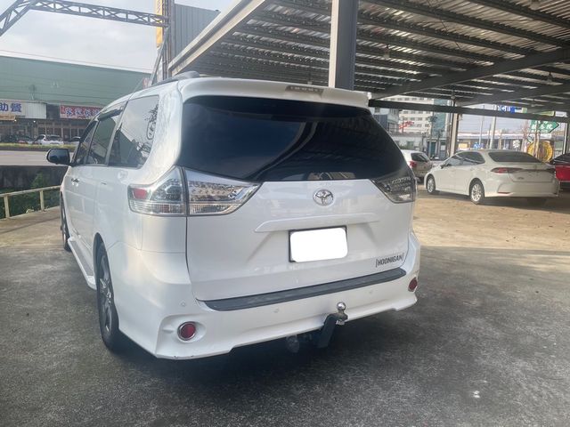 TOYOTA豐田 SIENNA  第2張相片