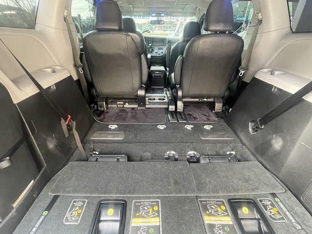 TOYOTA豐田 SIENNA  第6張相片