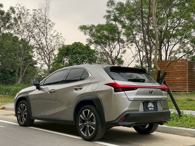 LEXUS凌志 UX200  第2張相片