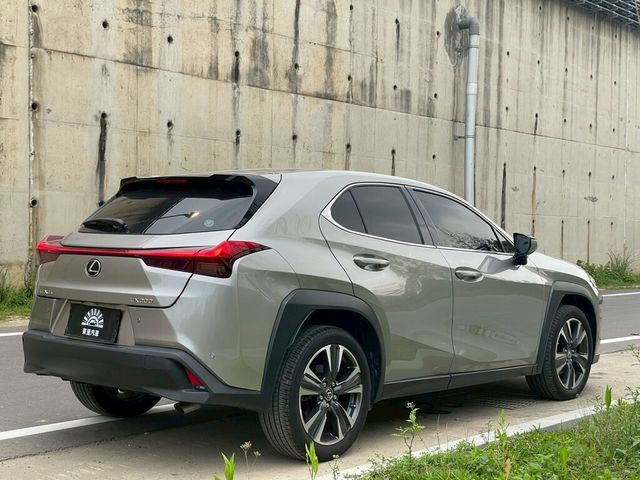 LEXUS凌志 UX200  第4張相片