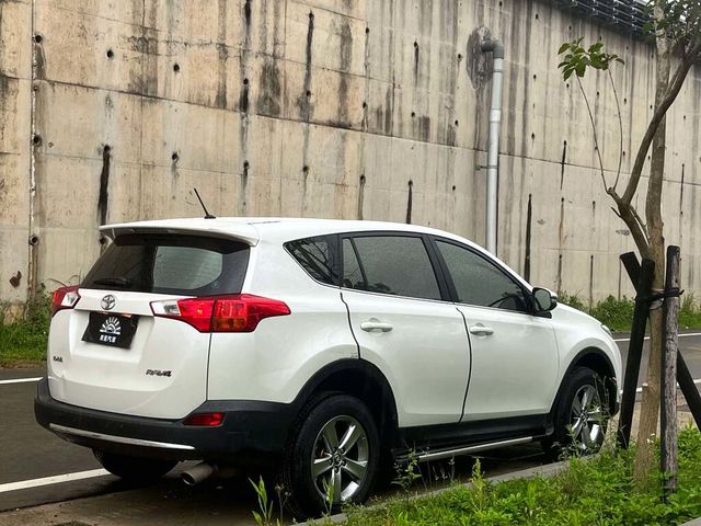TOYOTA豐田 RAV4  第2張相片