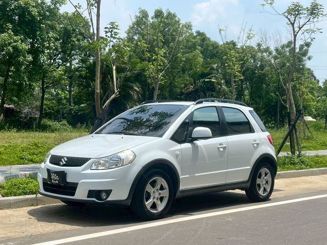 SUZUKI鈴木 SX4  第1張相片