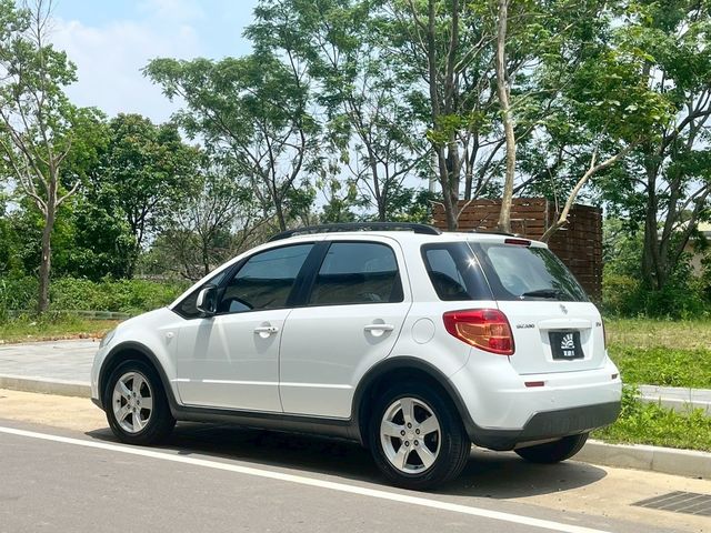 SUZUKI鈴木 SX4  第2張相片