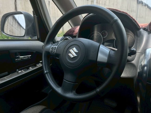 SUZUKI鈴木 SX4  第9張相片