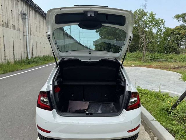SKODA司科達 FABIA COMBI  第10張相片
